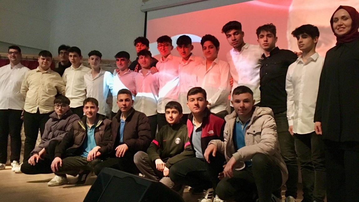 Okulumuzda 12 Mart İstiklal Marşı’nın Kabulü ve Mehmet Akif Ersoy’u anma programı düzenlendi. 